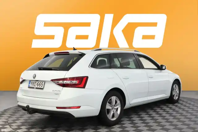 Valkoinen Farmari, Skoda Superb – YKE-665