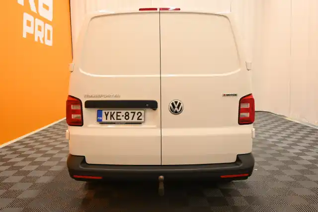 Valkoinen Pakettiauto, Volkswagen Transporter – YKE-872