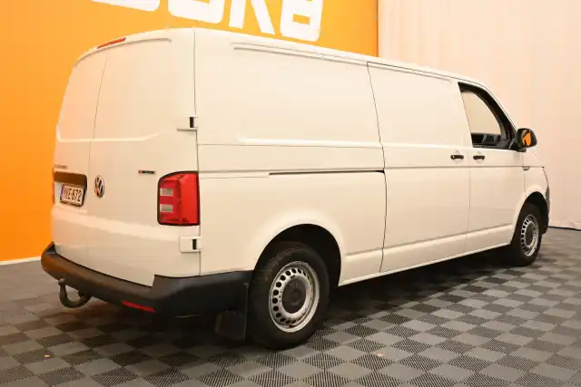 Valkoinen Pakettiauto, Volkswagen Transporter – YKE-872