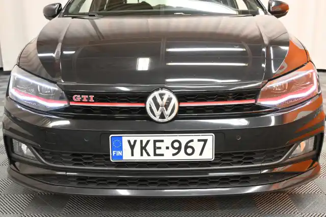 Musta Viistoperä, Volkswagen Polo – YKE-967