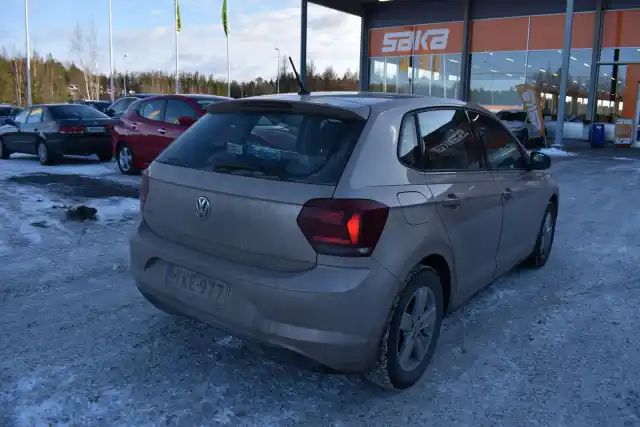 Oranssi Viistoperä, Volkswagen Polo – YKE-977