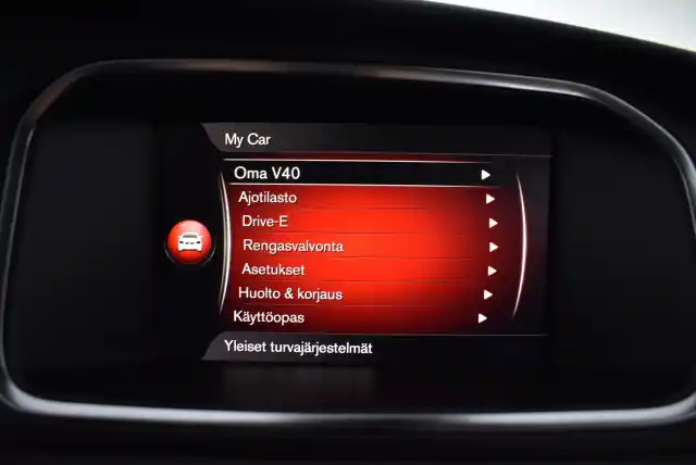 Valkoinen Viistoperä, Volvo V40 – YKG-290