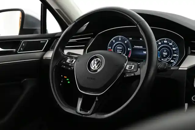 Beige Farmari, Volkswagen Passat – YKG-539