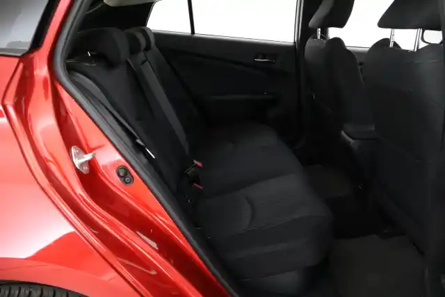 Punainen Viistoperä, Toyota Prius – YKG-798