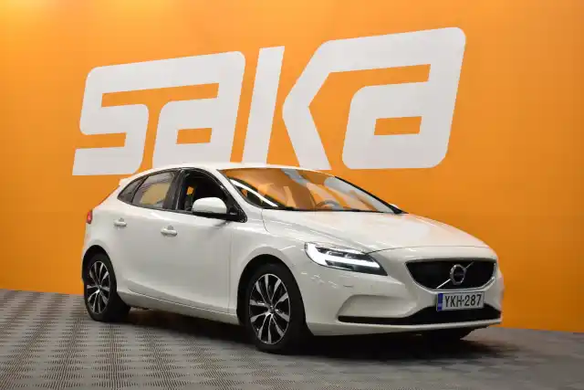 Valkoinen Viistoperä, Volvo V40 – YKH-287