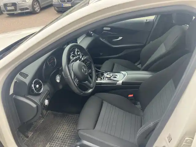 Valkoinen Farmari, Mercedes-Benz C – YKH-406