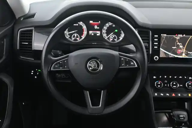 Musta Maastoauto, Skoda Kodiaq – YKH-932