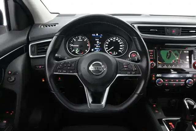 Ruskea Maastoauto, Nissan Qashqai – YKI-832