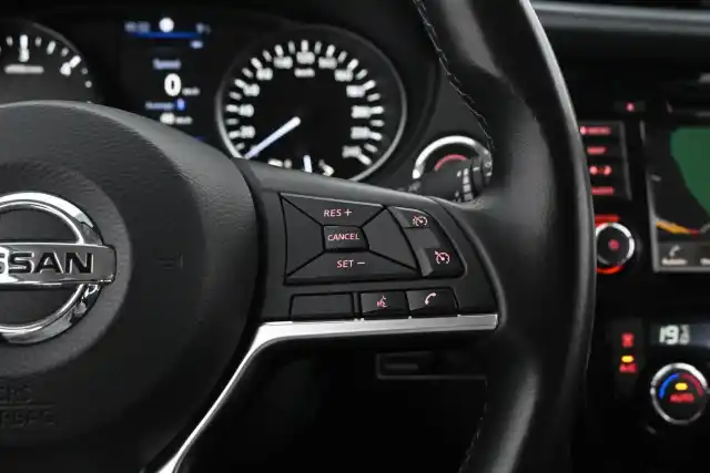Ruskea Maastoauto, Nissan Qashqai – YKI-832