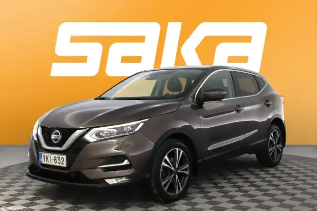 Ruskea Maastoauto, Nissan Qashqai – YKI-832