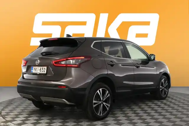 Ruskea Maastoauto, Nissan Qashqai – YKI-832