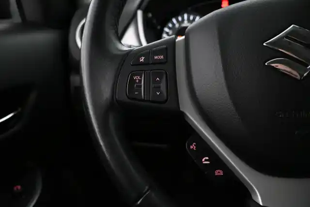 Valkoinen Viistoperä, Suzuki Vitara – YKJ-461
