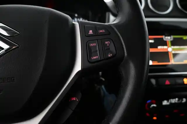 Valkoinen Viistoperä, Suzuki Vitara – YKJ-461