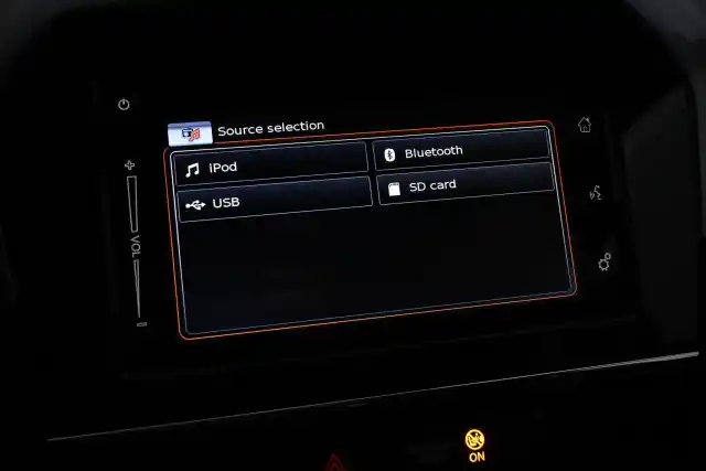Valkoinen Viistoperä, Suzuki Vitara – YKJ-461