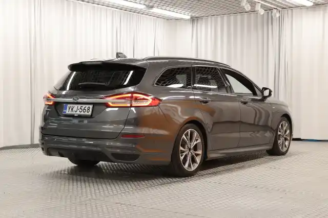 Harmaa Farmari, Ford Mondeo – YKJ-568