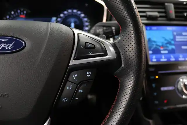 Harmaa Farmari, Ford Mondeo – YKJ-568