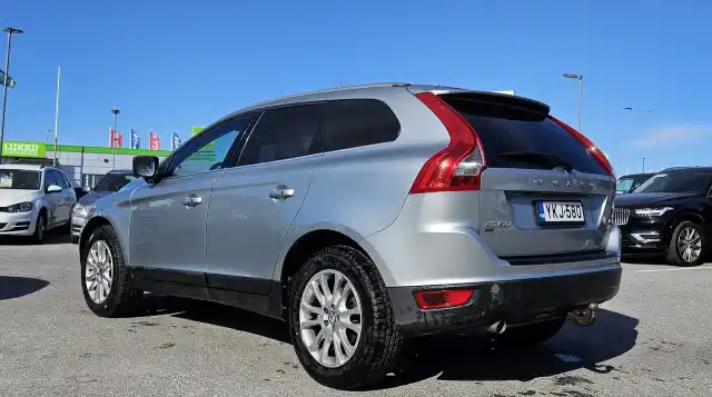 Harmaa Farmari, Volvo XC60 – YKJ-580