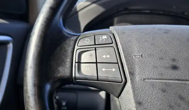 Harmaa Farmari, Volvo XC60 – YKJ-580