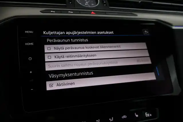 Valkoinen Farmari, Volkswagen Passat – YKL-486