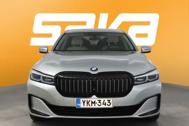 Harmaa Sedan, BMW 745 – YKM-343