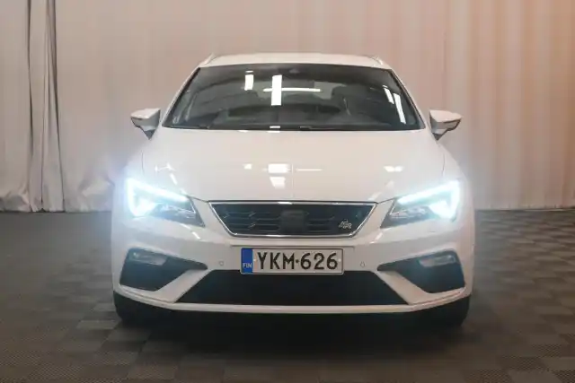 Valkoinen Farmari, Seat Leon Sportstourer – YKM-626