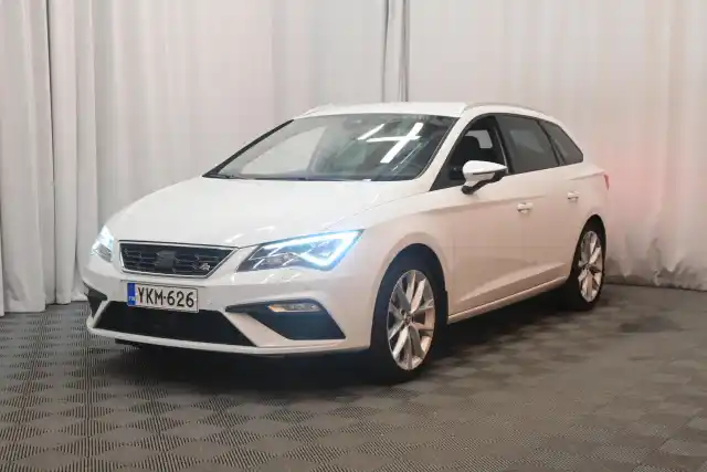 Valkoinen Farmari, Seat Leon Sportstourer – YKM-626