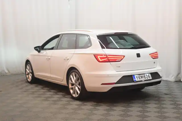 Valkoinen Farmari, Seat Leon Sportstourer – YKM-626