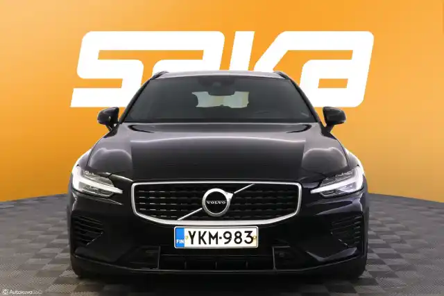 Musta Farmari, Volvo V60 – YKM-983