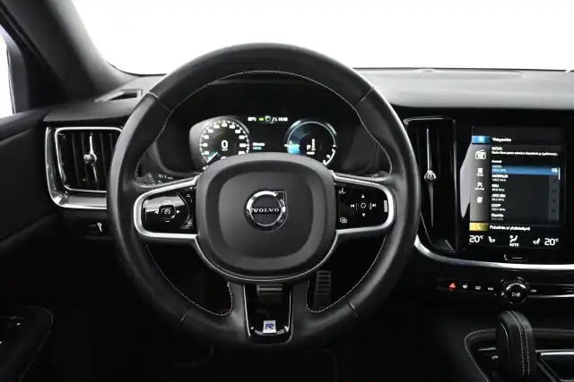 Musta Farmari, Volvo V60 – YKM-983