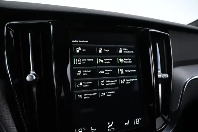 Musta Farmari, Volvo V60 – YKM-983