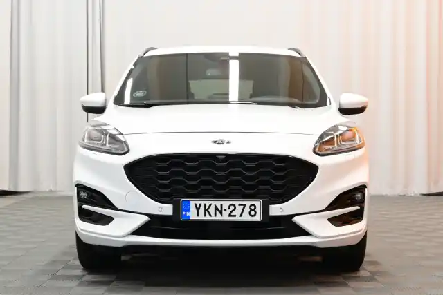 Valkoinen Maastoauto, Ford Kuga – YKN-278