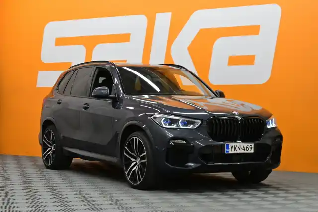 Harmaa Maastoauto, BMW X5 – YKN-469