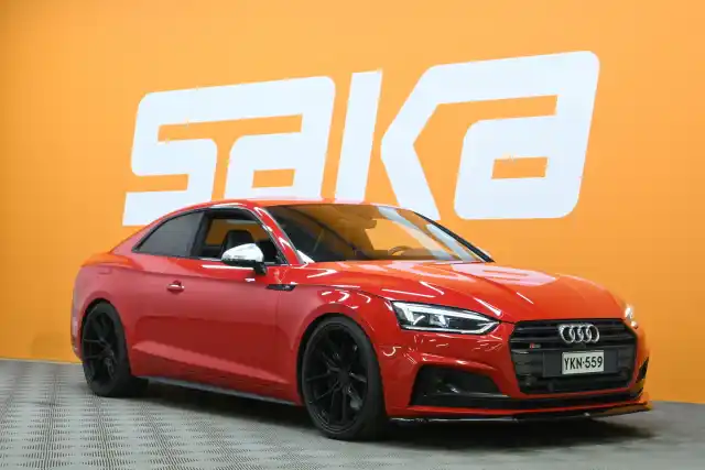 Punainen Coupe, Audi S5 – YKN-559