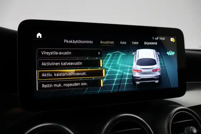 Valkoinen Maastoauto, Mercedes-Benz GLC – YKN-974