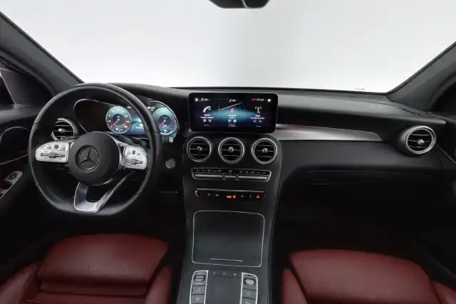 Valkoinen Maastoauto, Mercedes-Benz GLC – YKN-974