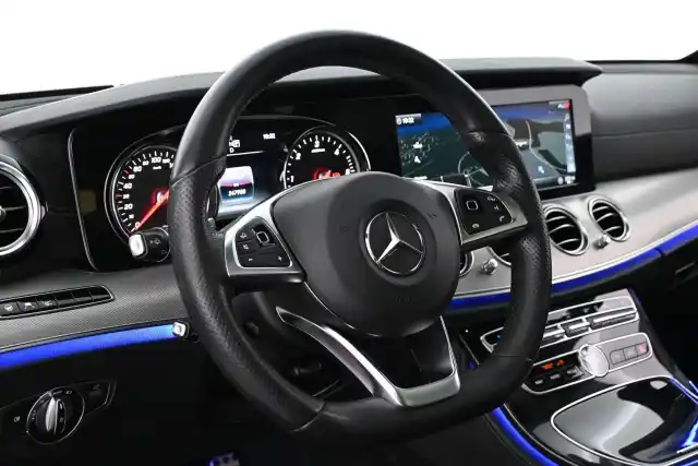 Valkoinen Farmari, Mercedes-Benz E – YKO-130