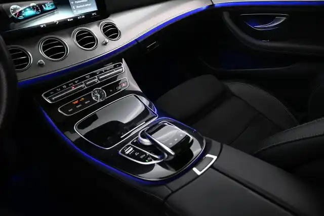 Valkoinen Farmari, Mercedes-Benz E – YKO-130