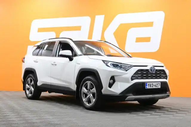 Valkoinen Maastoauto, Toyota RAV4 – YKO-427