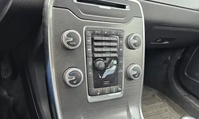 Punainen Farmari, Volvo V70 – YKO-525
