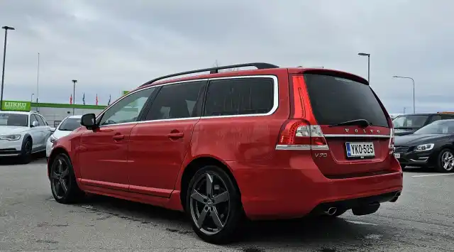 Punainen Farmari, Volvo V70 – YKO-525