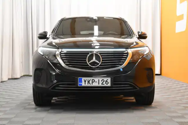 Musta Maastoauto, Mercedes-Benz EQC – YKP-126