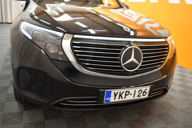 Musta Maastoauto, Mercedes-Benz EQC – YKP-126