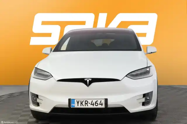 Valkoinen Maastoauto, Tesla Model X – YKR-464