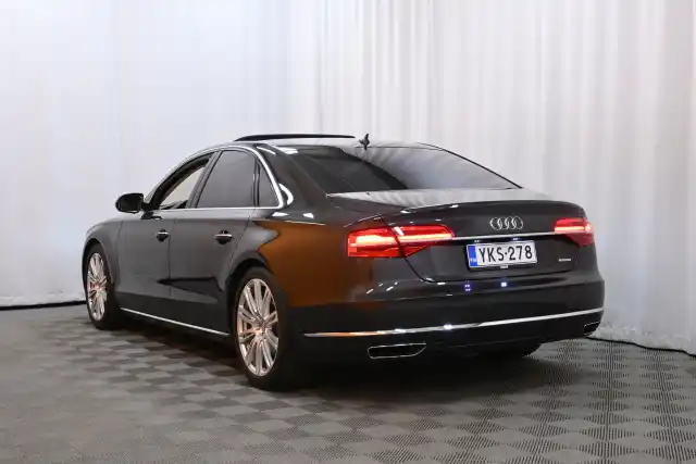 Musta Sedan, Audi A8 – YKS-278