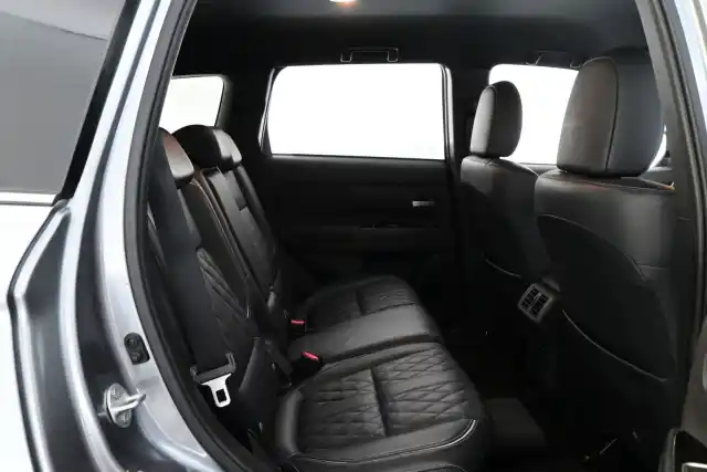 Harmaa Maastoauto, Mitsubishi Outlander PHEV – YKS-320
