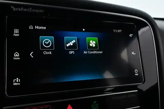 Harmaa Maastoauto, Mitsubishi Outlander PHEV – YKS-320
