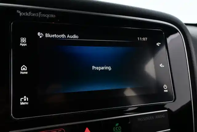 Harmaa Maastoauto, Mitsubishi Outlander PHEV – YKS-320