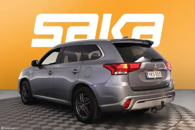 Harmaa Maastoauto, Mitsubishi Outlander PHEV – YKS-320