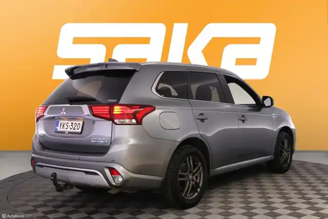 Harmaa Maastoauto, Mitsubishi Outlander PHEV – YKS-320