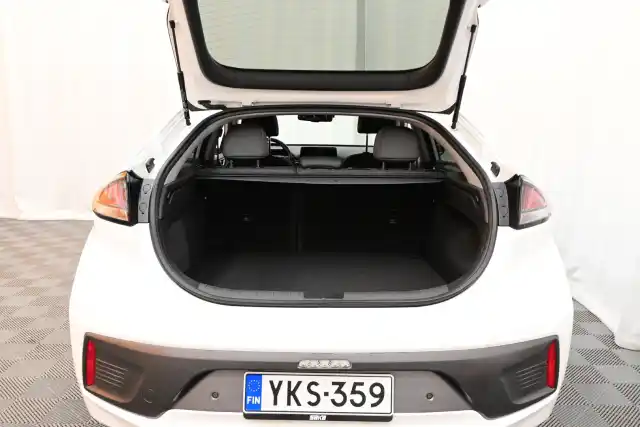 Valkoinen Viistoperä, Hyundai IONIQ plug-in – YKS-359